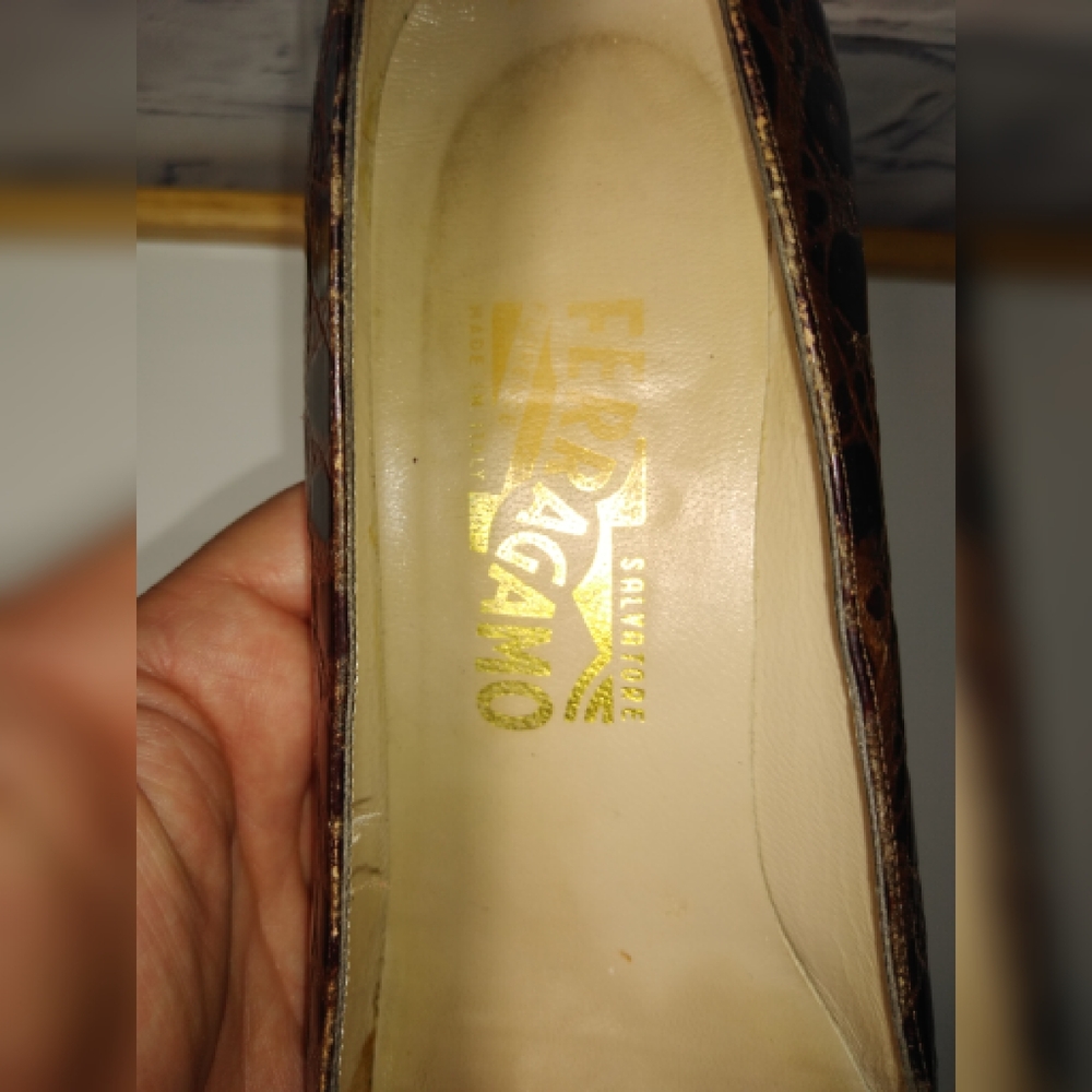 Salvatore Ferragamo cocodrile print pumps sz 8.5 - Picture 4 of 8